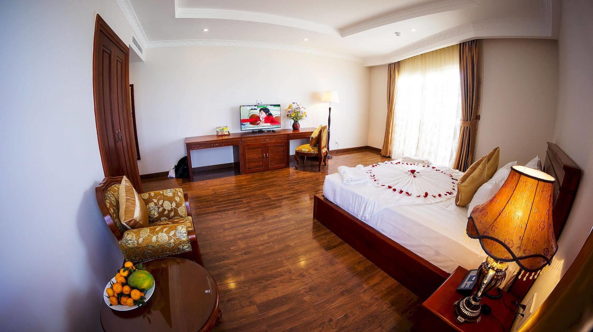 Nha Trang Palace Hotel Екстериор снимка